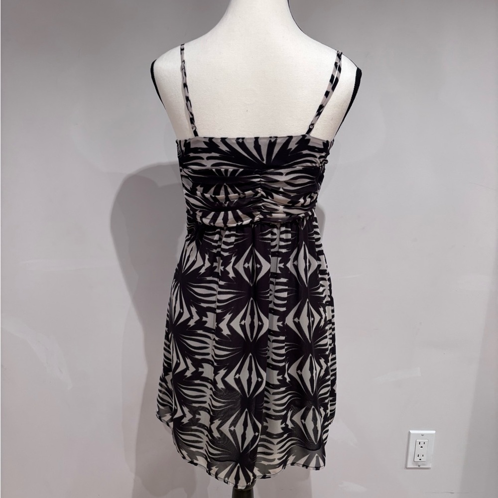 Staring at Stars Tropical Flowy Mini Dress with Spaghetti Straps Size 0 - Picture 2 of 7